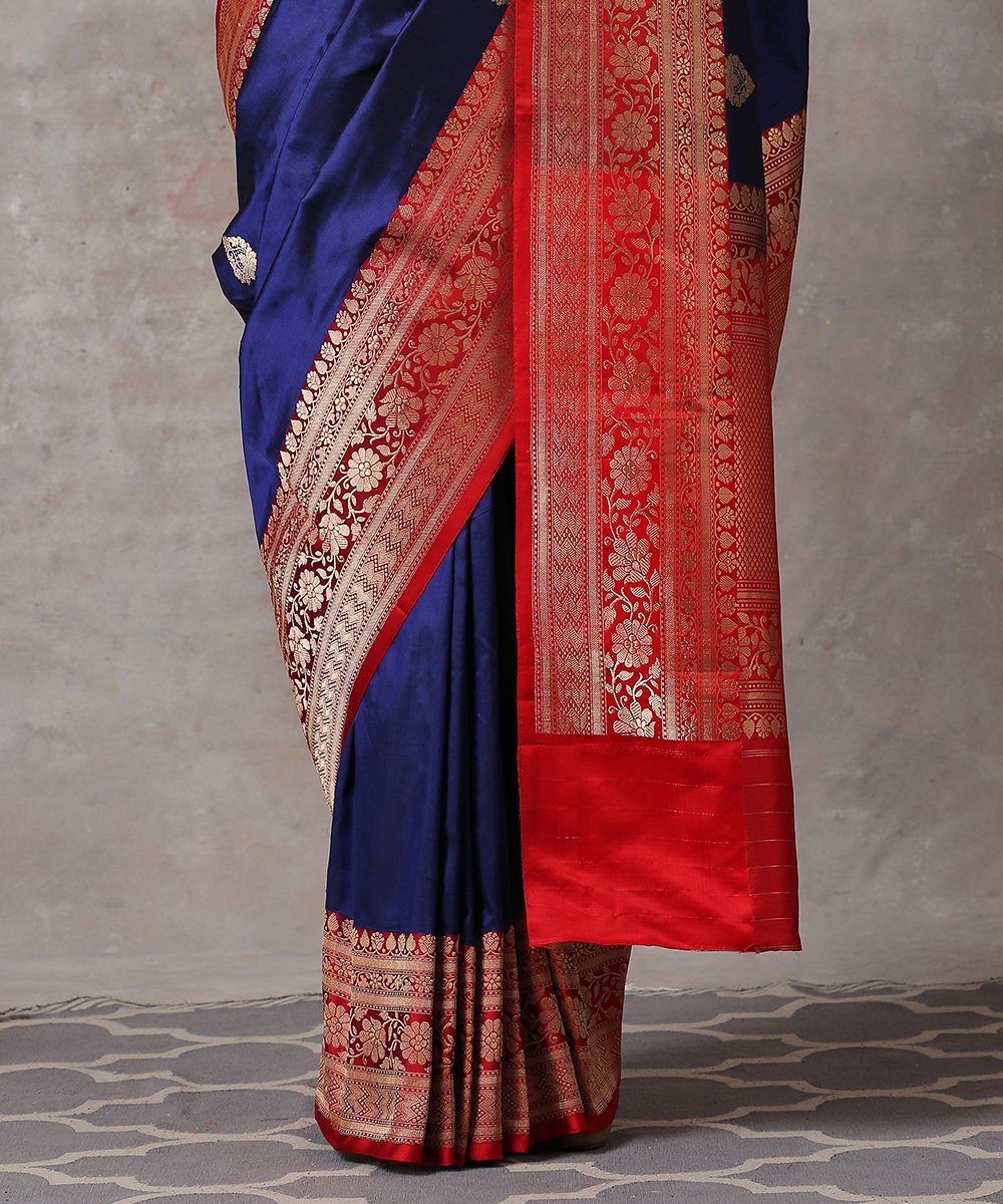 Blue_Handloom_Pure_Katan_Silk_Banarasi_Saree_With_Kadhwa_Boota_And_Red_Border_WeaverStory_04