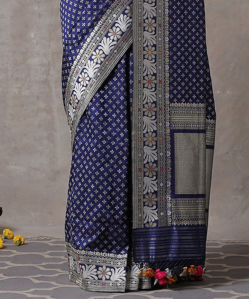 Blue_Handloom_Pure_Katan_Silk_Sona_Rupa_Zari_Booti_Banarasi_Saree_With_Floral_Border_WeaverStory_04