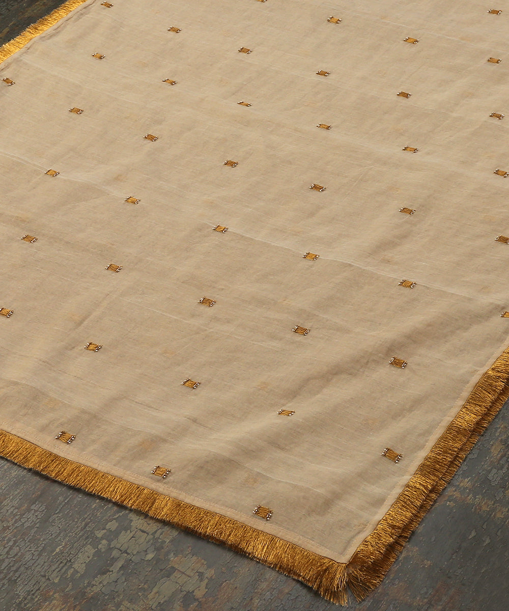 Light_Gold_Handloom_Cotton_Tissue_Dupatta_With_Gota_Booti_And_Kiran_Lace_WeaverStory_03