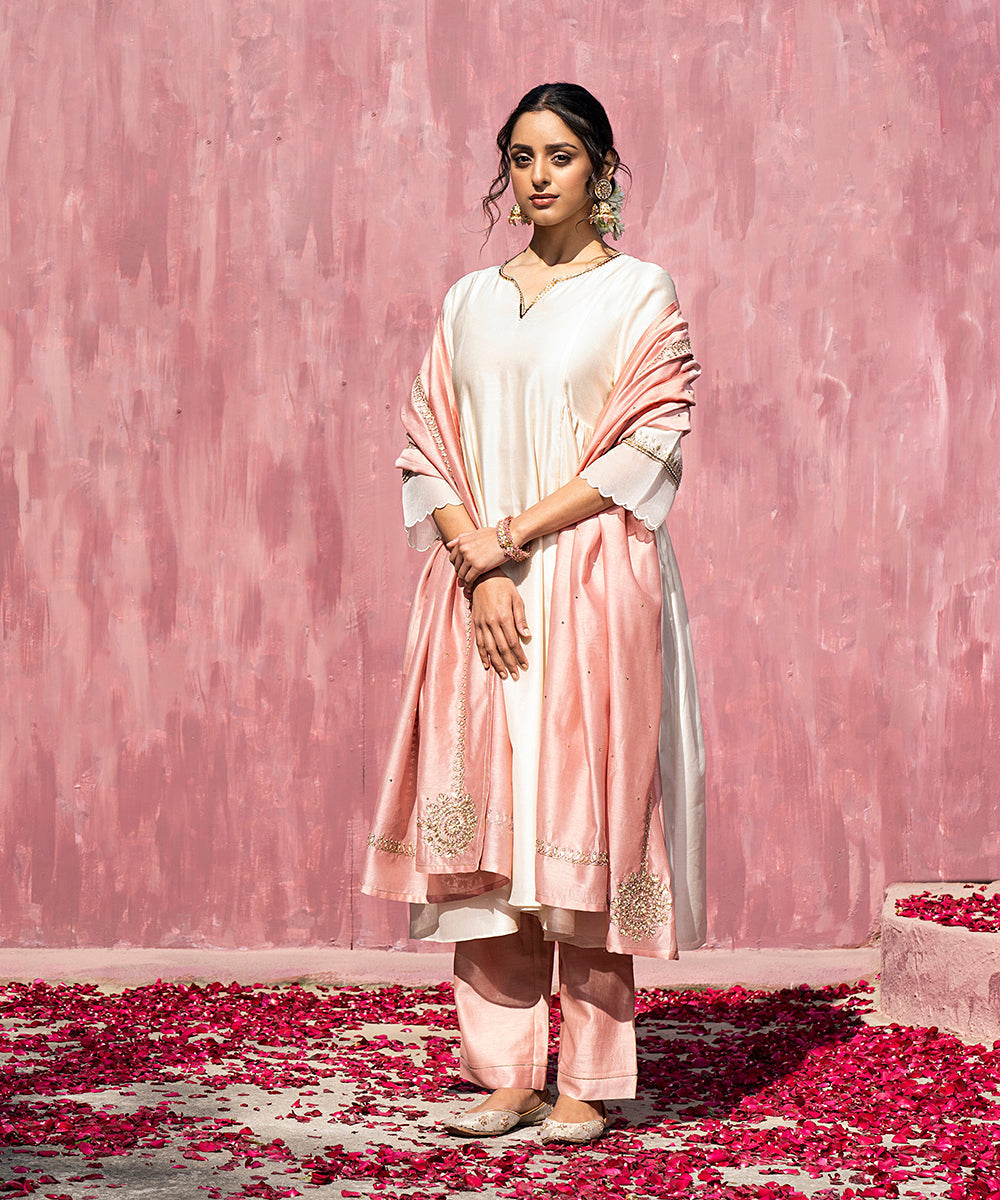 Handloom_Offwhite_Chanderi_Silk_Gota_Patti_Scalloped_Suit_Set_With_Dupatta_WeaverStory_03