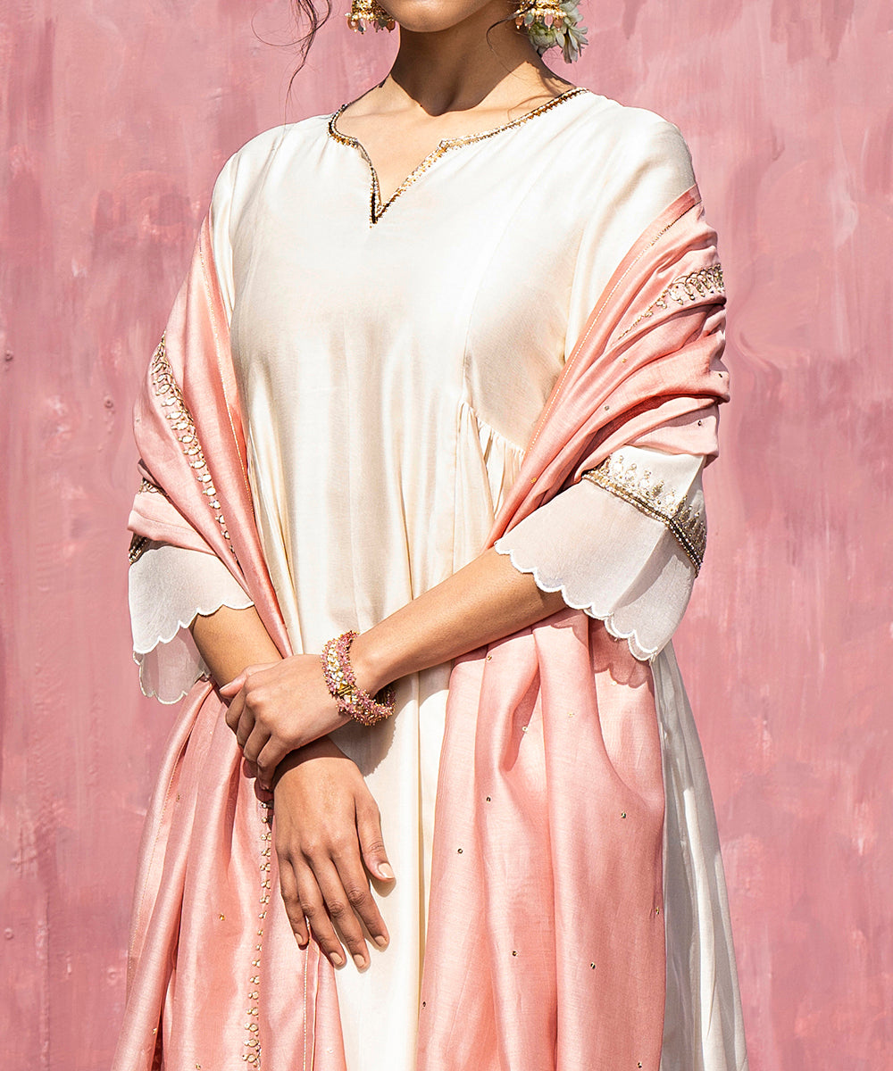 Handloom_Offwhite_Chanderi_Silk_Gota_Patti_Scalloped_Suit_Set_With_Dupatta_WeaverStory_06