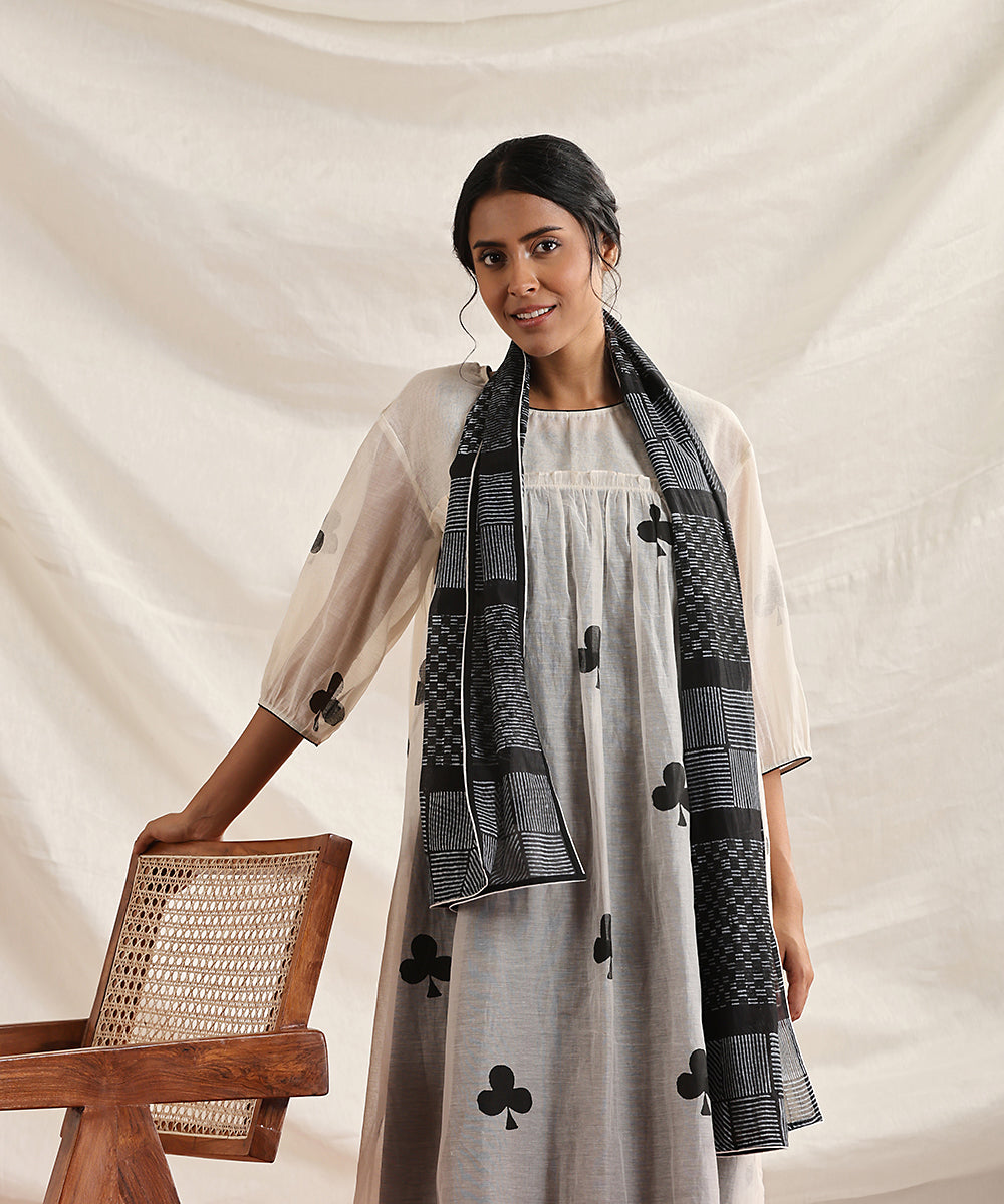 Poker-_Offwhite_Handloom_Pure_Chanderi_Silk_Handblock_Printed_yoke_Dress_WeaverStory_01