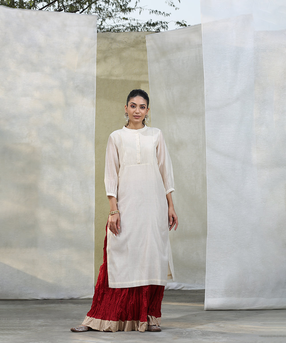 White_Handloom_Chanderi_Kurta_With_Maroon_Wrinkled_Skirt_Suit_Set_and_Embroidered_Dupatta_WeaverStory_04