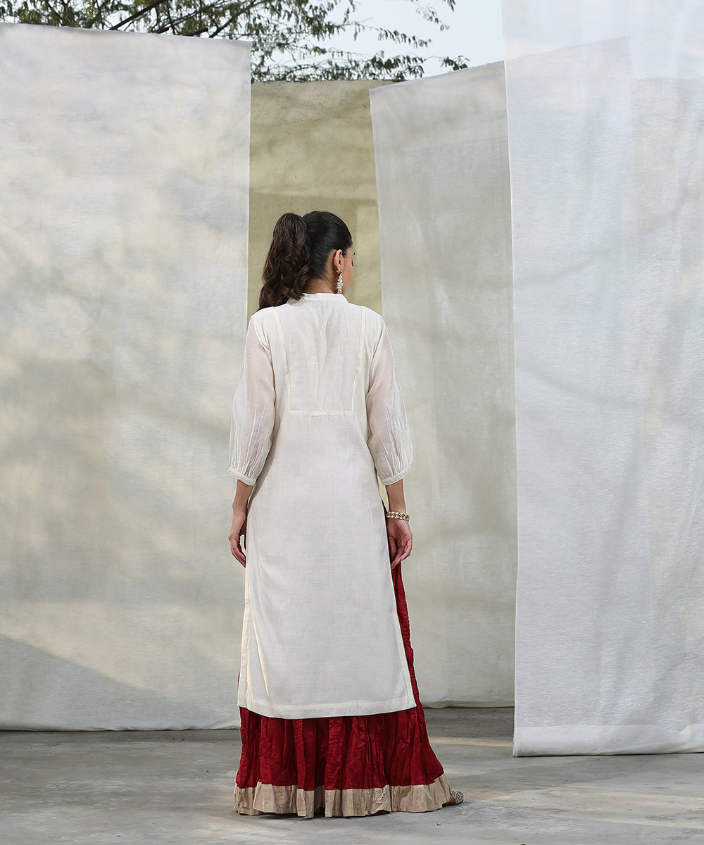 White_Handloom_Chanderi_Kurta_With_Maroon_Wrinkled_Skirt_Suit_Set_and_Embroidered_Dupatta_WeaverStory_05
