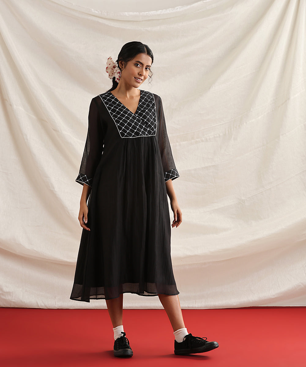 Solitaire-_Black_Handloom_Pure_Chanderi_Silk_Handblock_Printed_Dress_With_Overlap_Yoke_WeaverStory_04