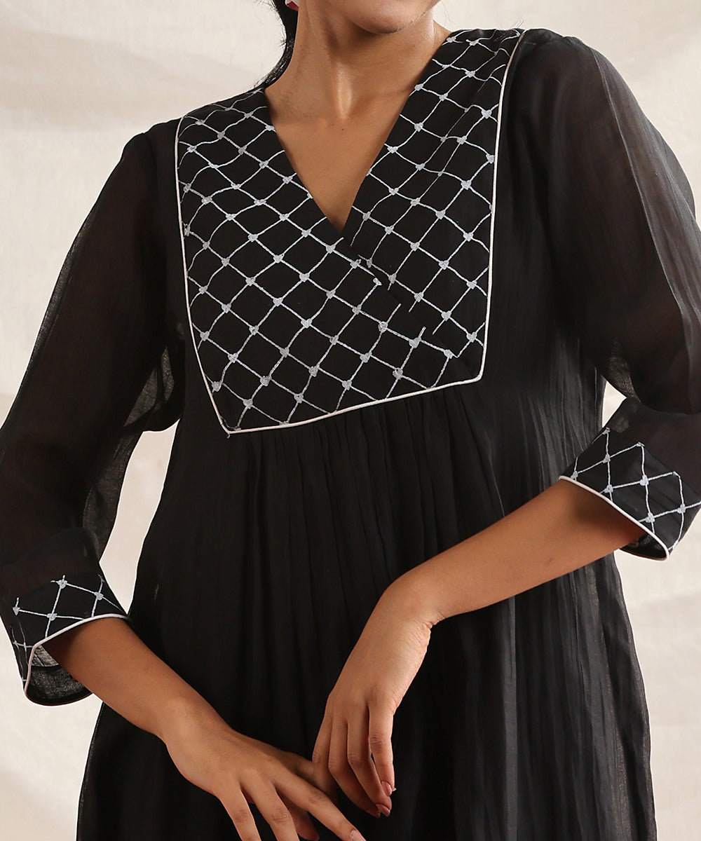 Solitaire-_Black_Handloom_Pure_Chanderi_Silk_Handblock_Printed_Dress_With_Overlap_Yoke_WeaverStory_06