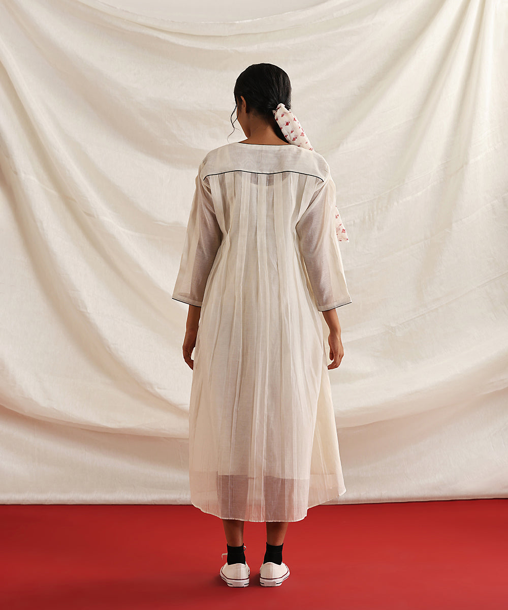 Gin_Rummy-_Handloom_Offwhite_Pure_Chanderi_Silk_Handblock_Printed_Dress_With_Front_Placket_WeaverStory_05