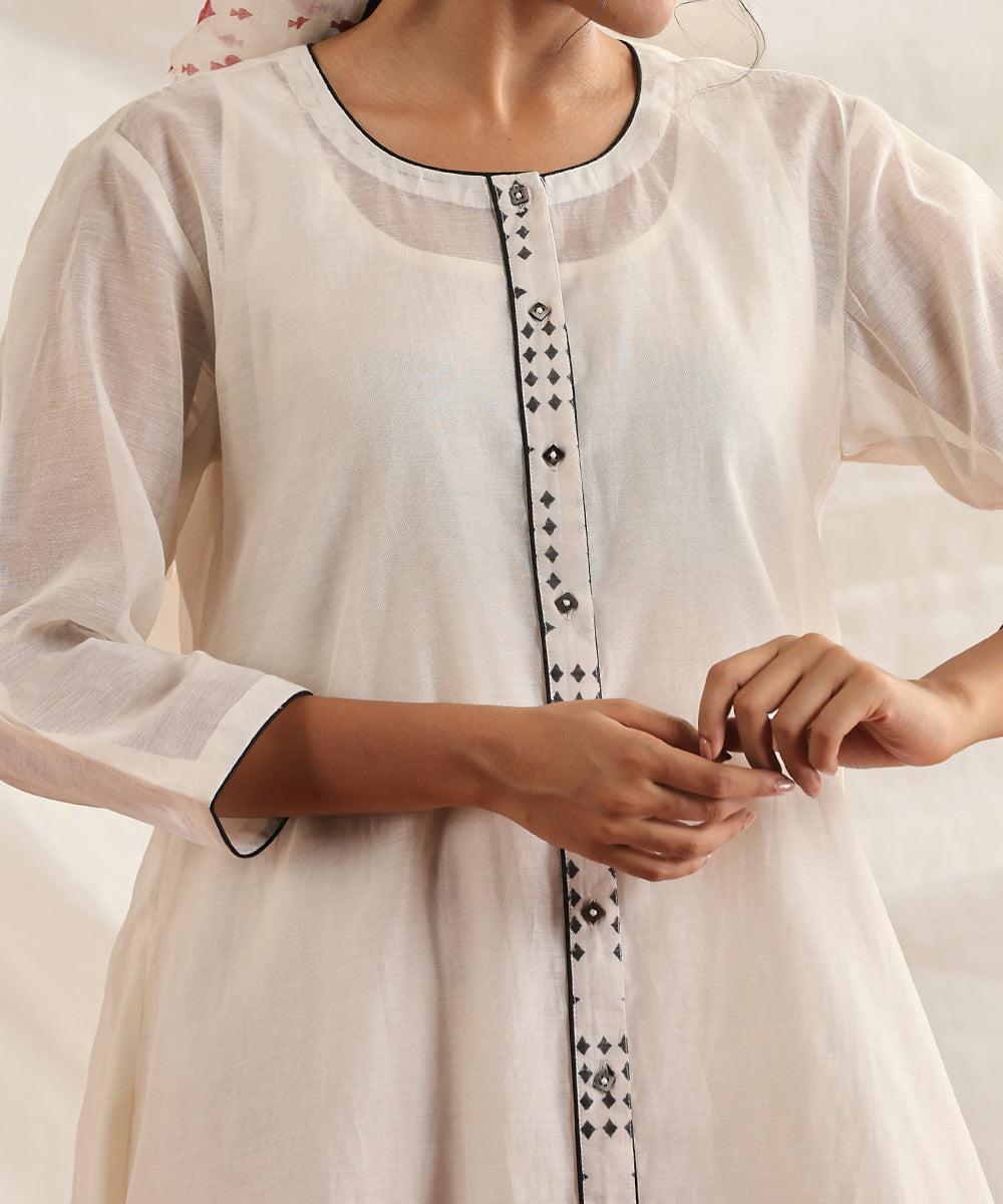 Gin_Rummy-_Handloom_Offwhite_Pure_Chanderi_Silk_Handblock_Printed_Dress_With_Front_Placket_WeaverStory_06
