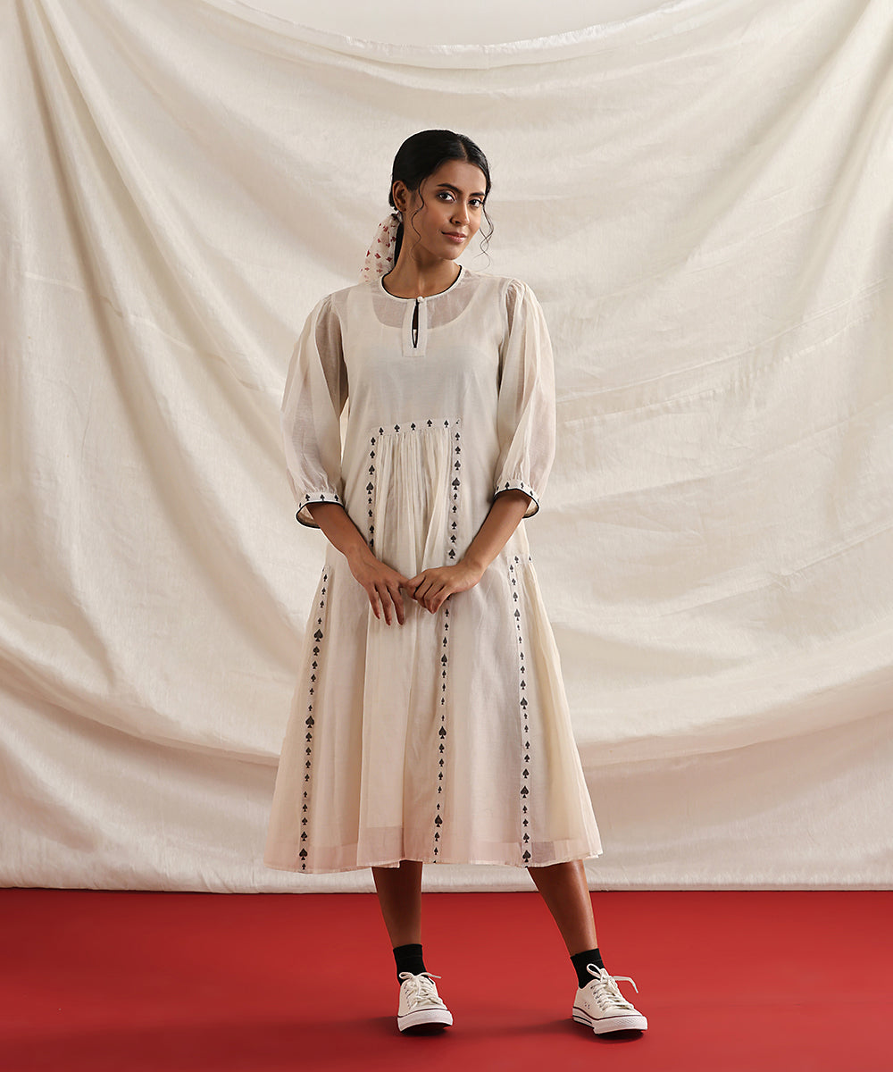 Pinochle-_Offwhite_Handloom_Pure_Chanderi_Silk_Handblock_Printed_Dress_With_Side_Gathers_WeaverStory_03