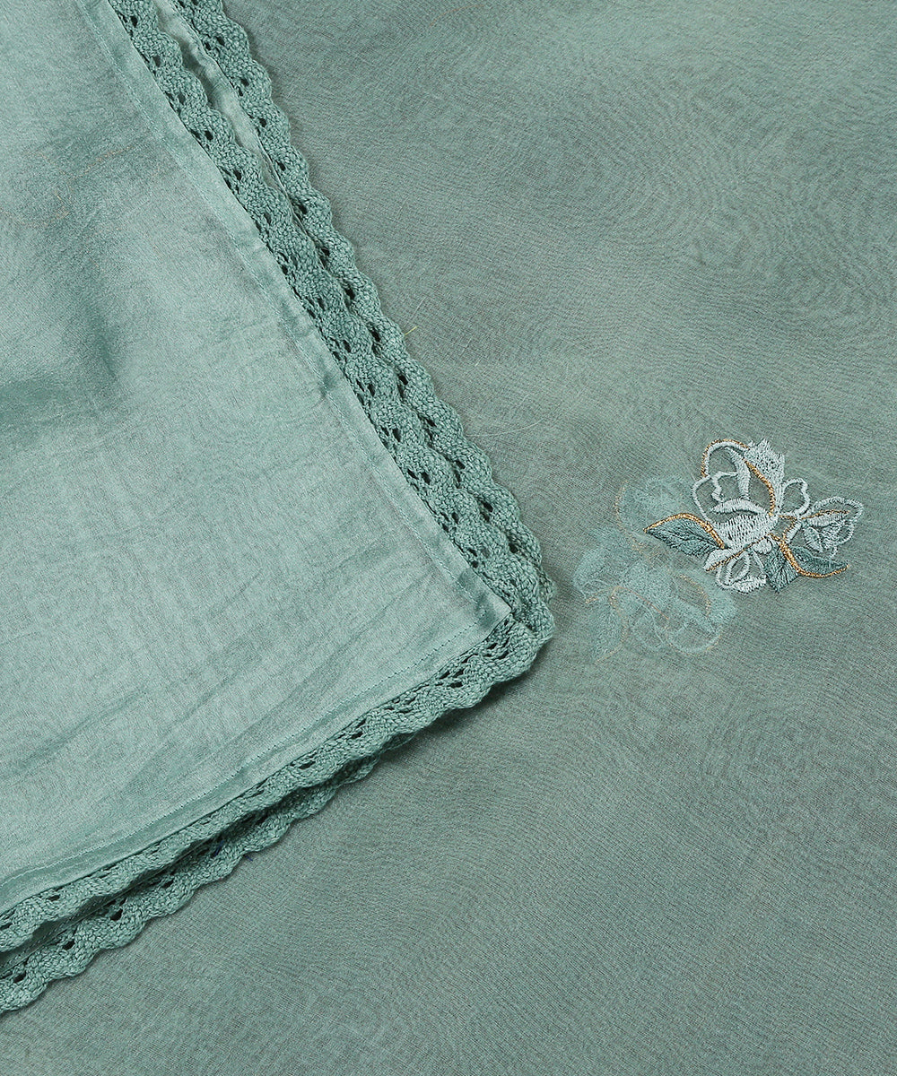 Green_Handloom_Organza_Dupatta_With_Rose_Embroidered_Motifs_And_Cotton_Lace_WeaverStory_04