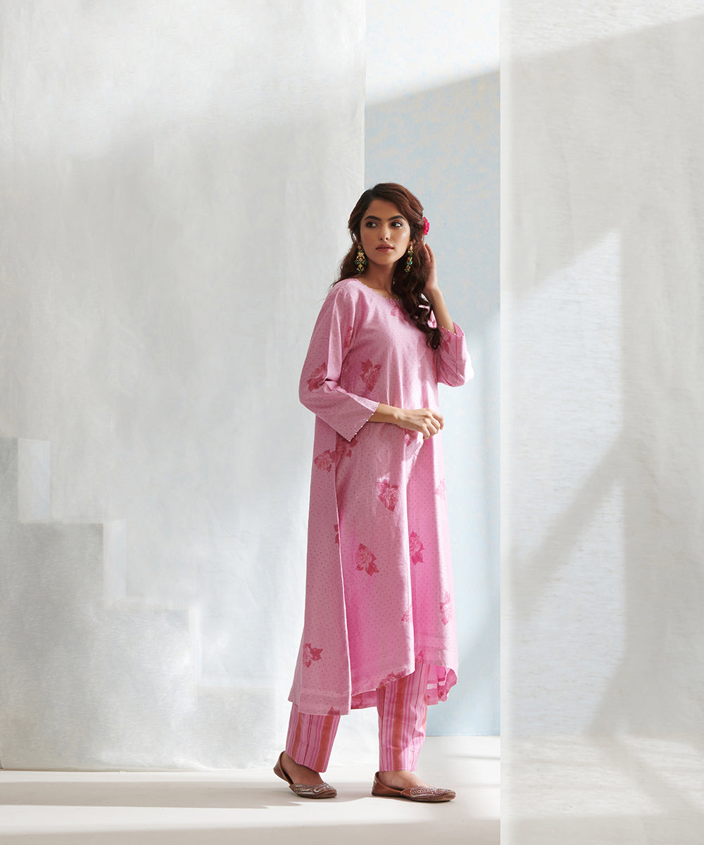 Handloom_Pink_Chanderi_Kurta_Set_with_Striped_Pants_And_Organza_Dupatta_WeaverStory_04