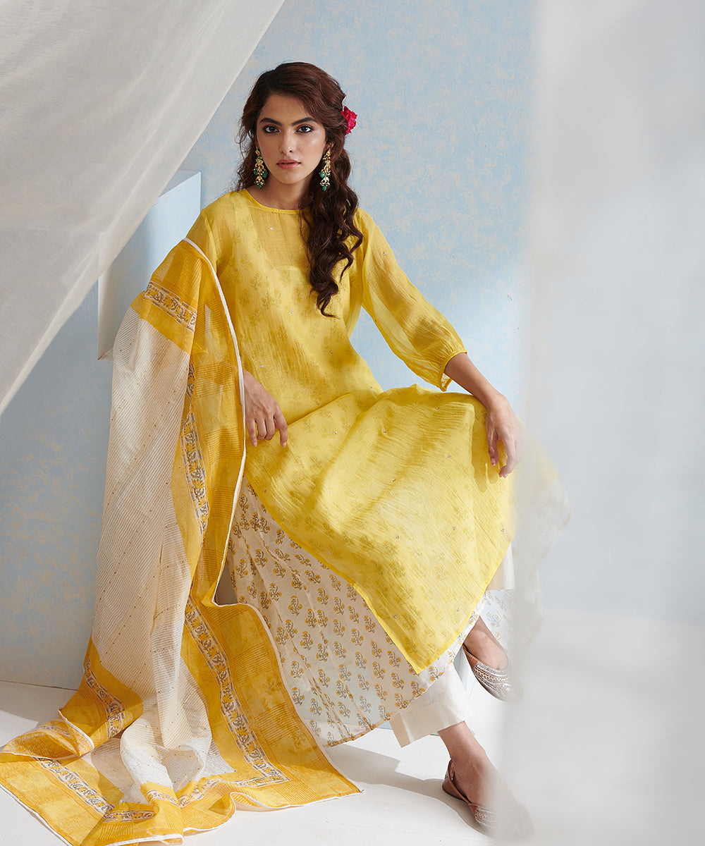 Yellow_And_White_Block_Printed_Chanderi_Kurta_Set_with_Pants_And_Chanderi_Dupatta_WeaverStory_02