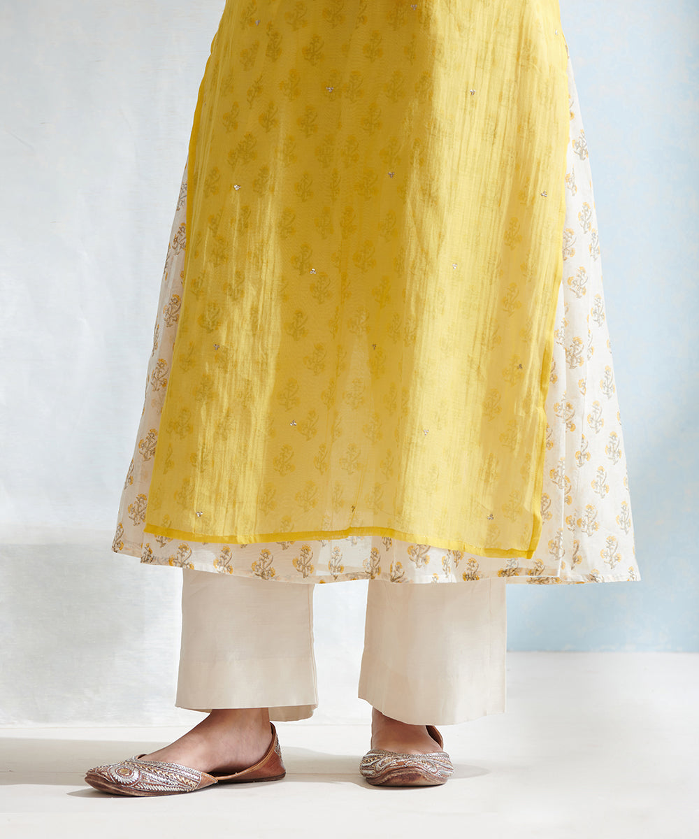Yellow_And_White_Block_Printed_Chanderi_Kurta_Set_with_Pants_And_Chanderi_Dupatta_WeaverStory_07