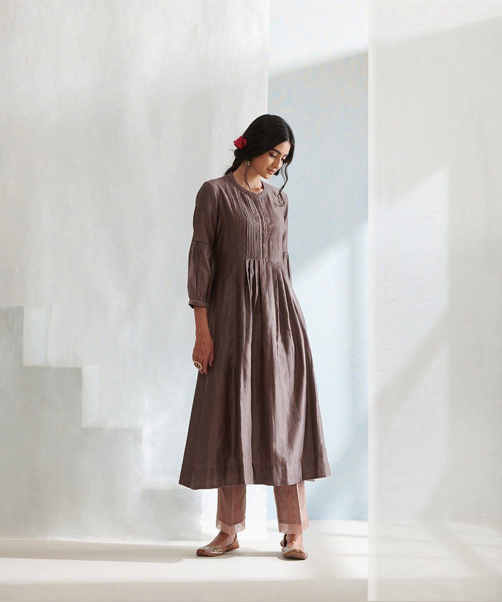 Handloom_Brown_Gathered_Chanderi_Kurta_Set_with_Pants_And_Hand_Block_Printed_Dupatta_WeaverStory_04