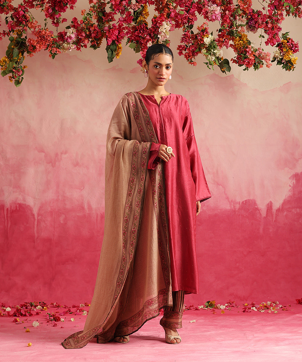 Handloom_Magenta_Chanderi_Suit_Set_With_Block_Printed_Dupatta_And_Pants_WeaverStory_01