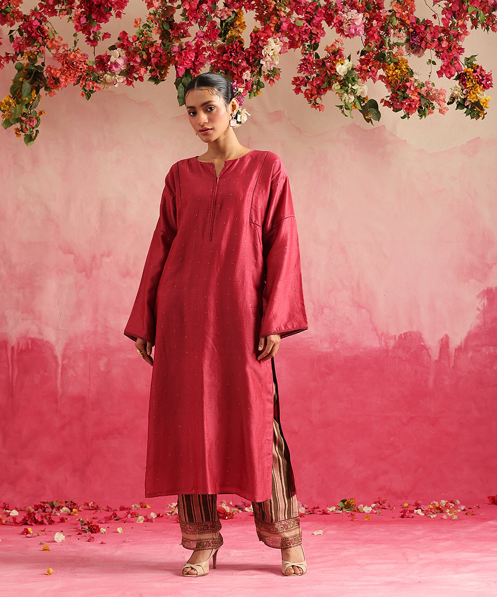 Handloom_Magenta_Chanderi_Suit_Set_With_Block_Printed_Dupatta_And_Pants_WeaverStory_03