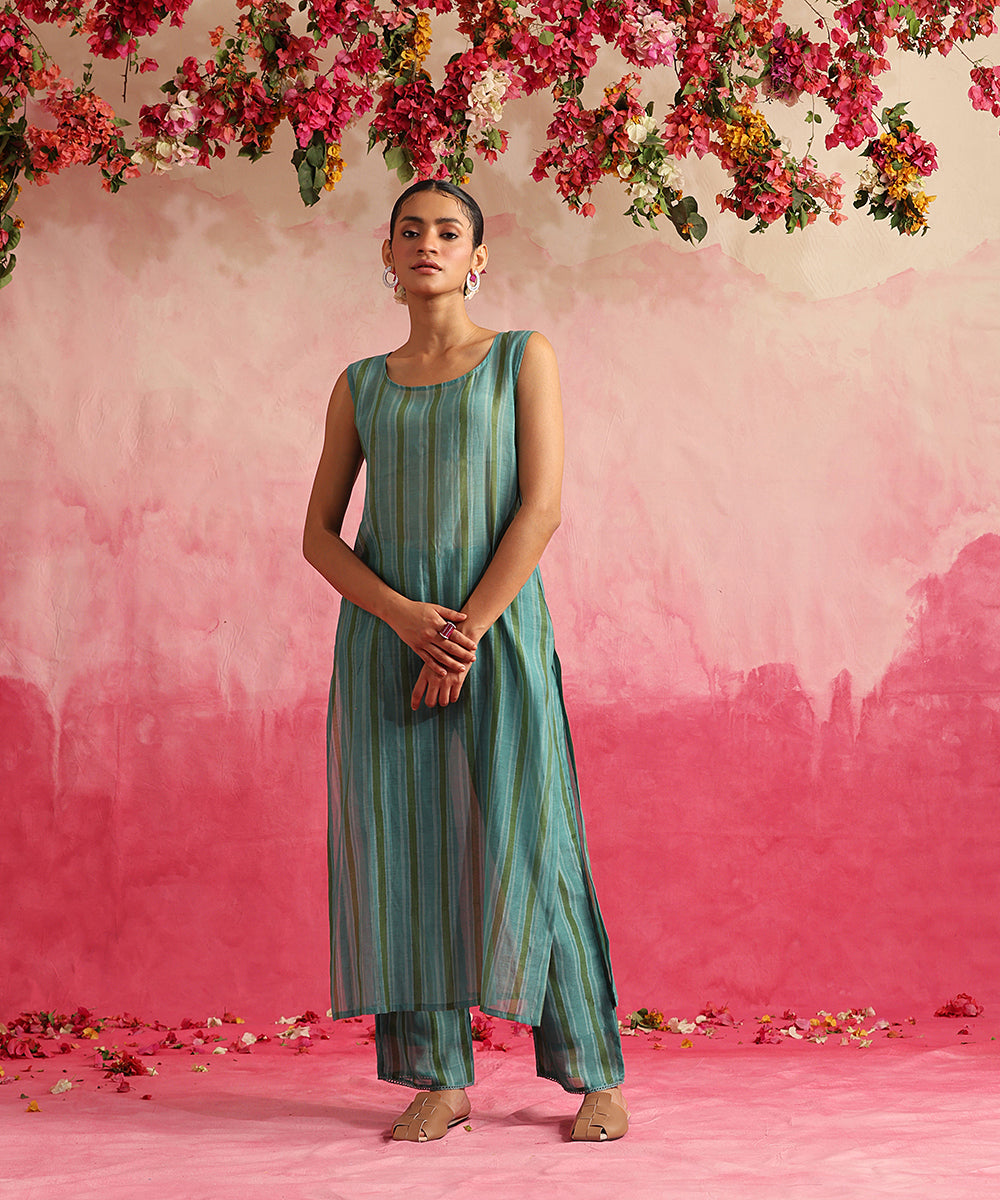 Handloom_White_Organza_Suit_Set_With_Chanderi_Lining_And_Straight_Pants_WeaverStory_04