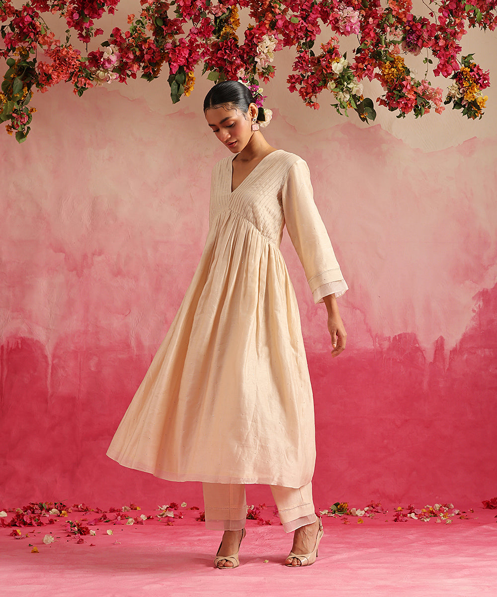 Handloom_Off_White_Chanderi_Suit_Set_With_Block_Printed_Organza_Dupatta_And_Pants_WeaverStory_03