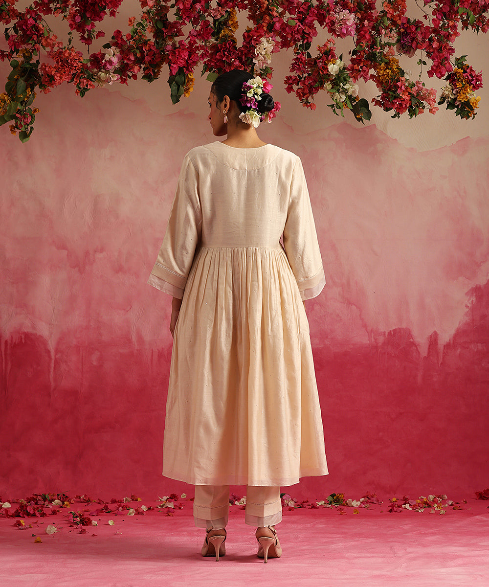 Handloom_Off_White_Chanderi_Suit_Set_With_Block_Printed_Organza_Dupatta_And_Pants_WeaverStory_04