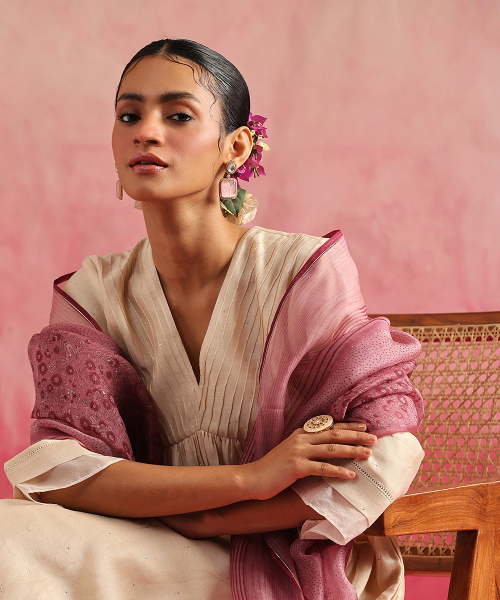 Handloom_Off_White_Chanderi_Suit_Set_With_Block_Printed_Organza_Dupatta_And_Pants_WeaverStory_05