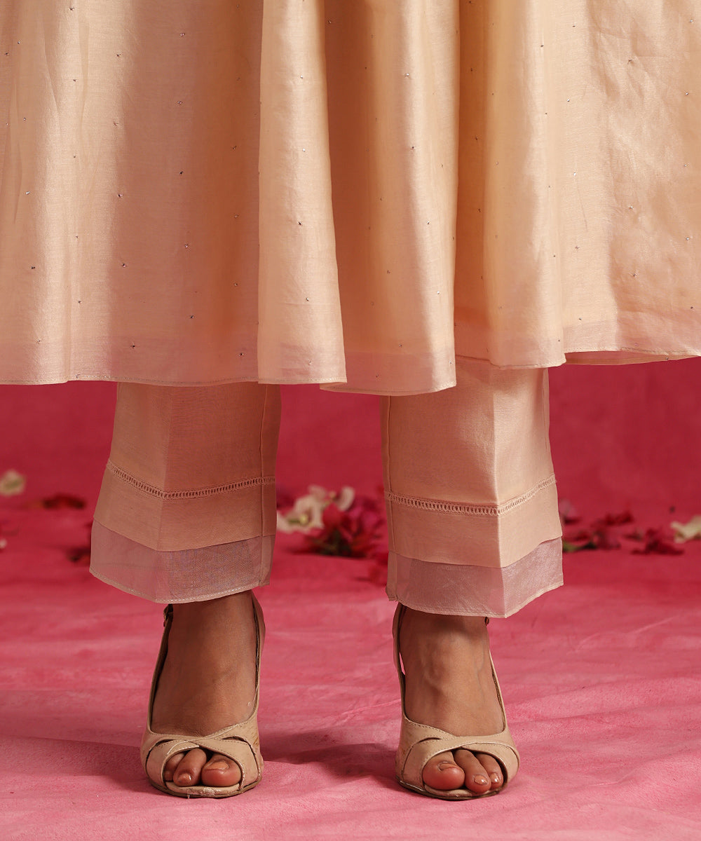 Handloom_Off_White_Chanderi_Suit_Set_With_Block_Printed_Organza_Dupatta_And_Pants_WeaverStory_06