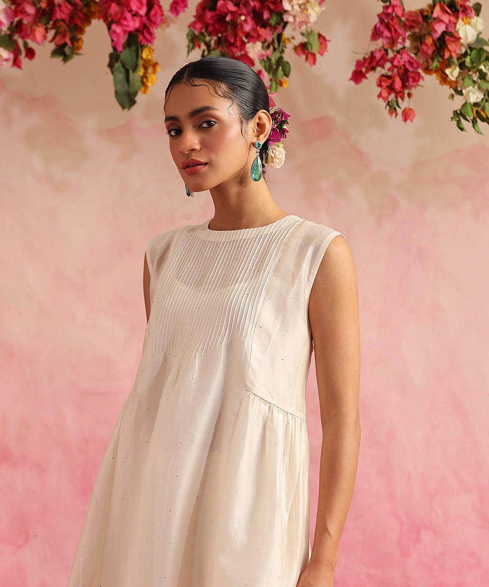 Handloom_White_Chanderi_Short_Kurta_And_Straight_Pants_WeaverStory_05