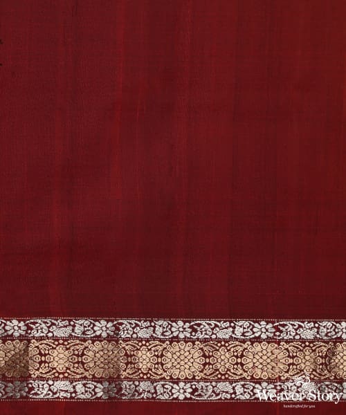 Black_Pure_Mulberry_Silk_Chandrakala_Saree_With_Gold_And_Silver_Zari_Border_and_Konia_WeaverStory_06
