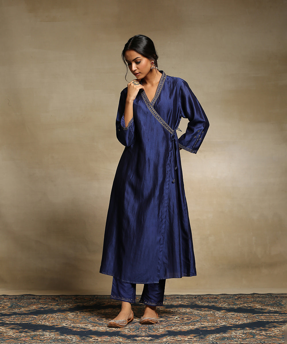 Handloom_Deep_Blue_Angrakha_Chiniya_Silk_Kurta_With_Straight_Poly_Silk_Pants_And_Contrast_Red_Organza_Dupatta_WeaverStory_04