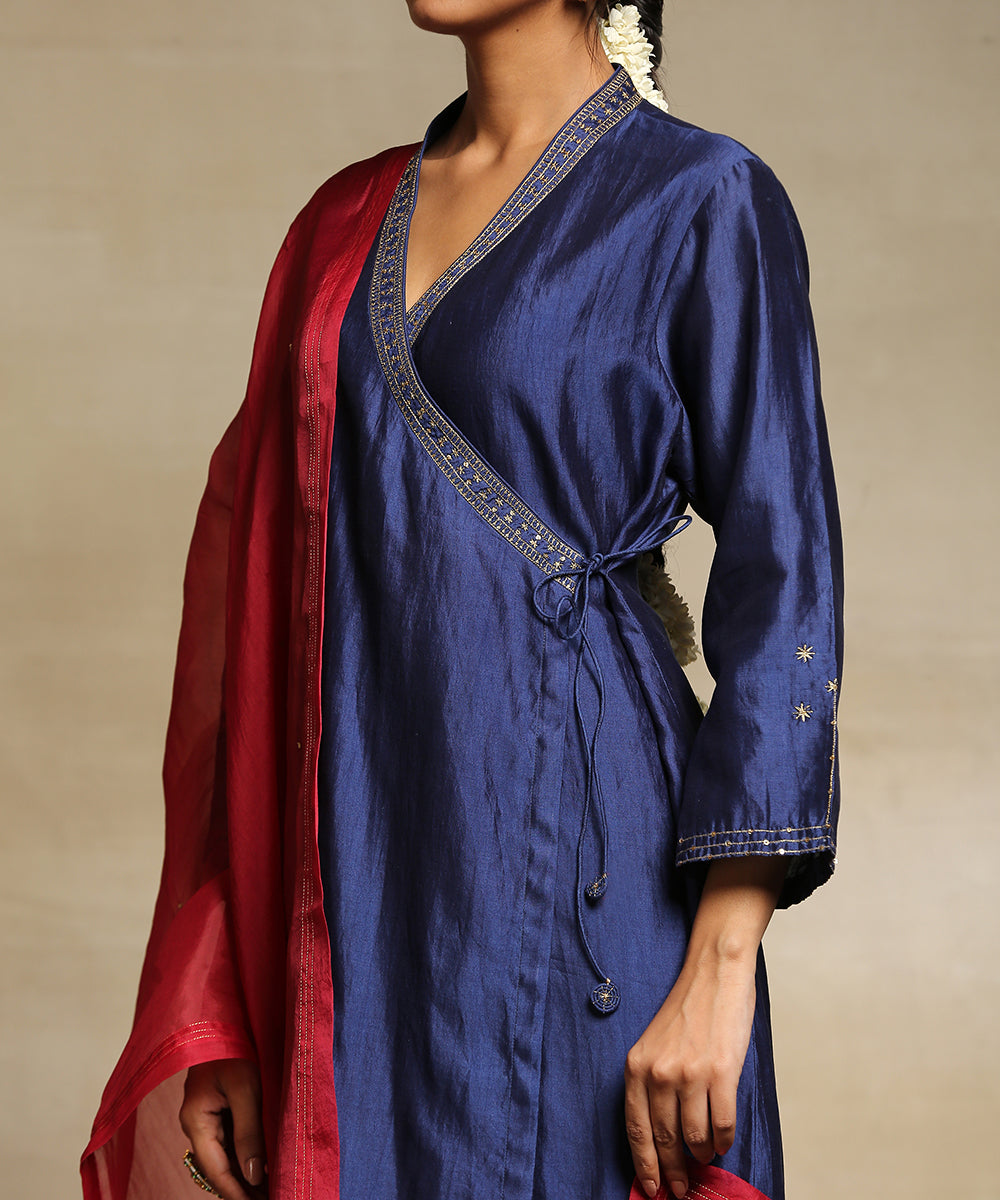 Handloom_Deep_Blue_Angrakha_Chiniya_Silk_Kurta_With_Straight_Poly_Silk_Pants_And_Contrast_Red_Organza_Dupatta_WeaverStory_05