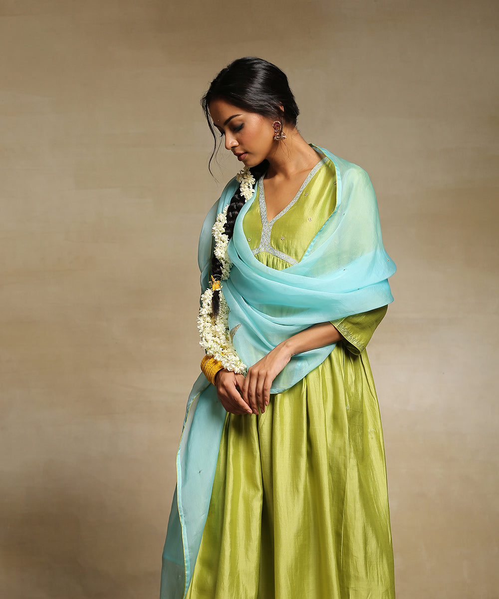 Lime_Green_Handloom_Chanderi_Silk_Kurta_With_Same_Color_Poly_Silk_Pants_And_Organza_Dupatta_WeaverStory_01