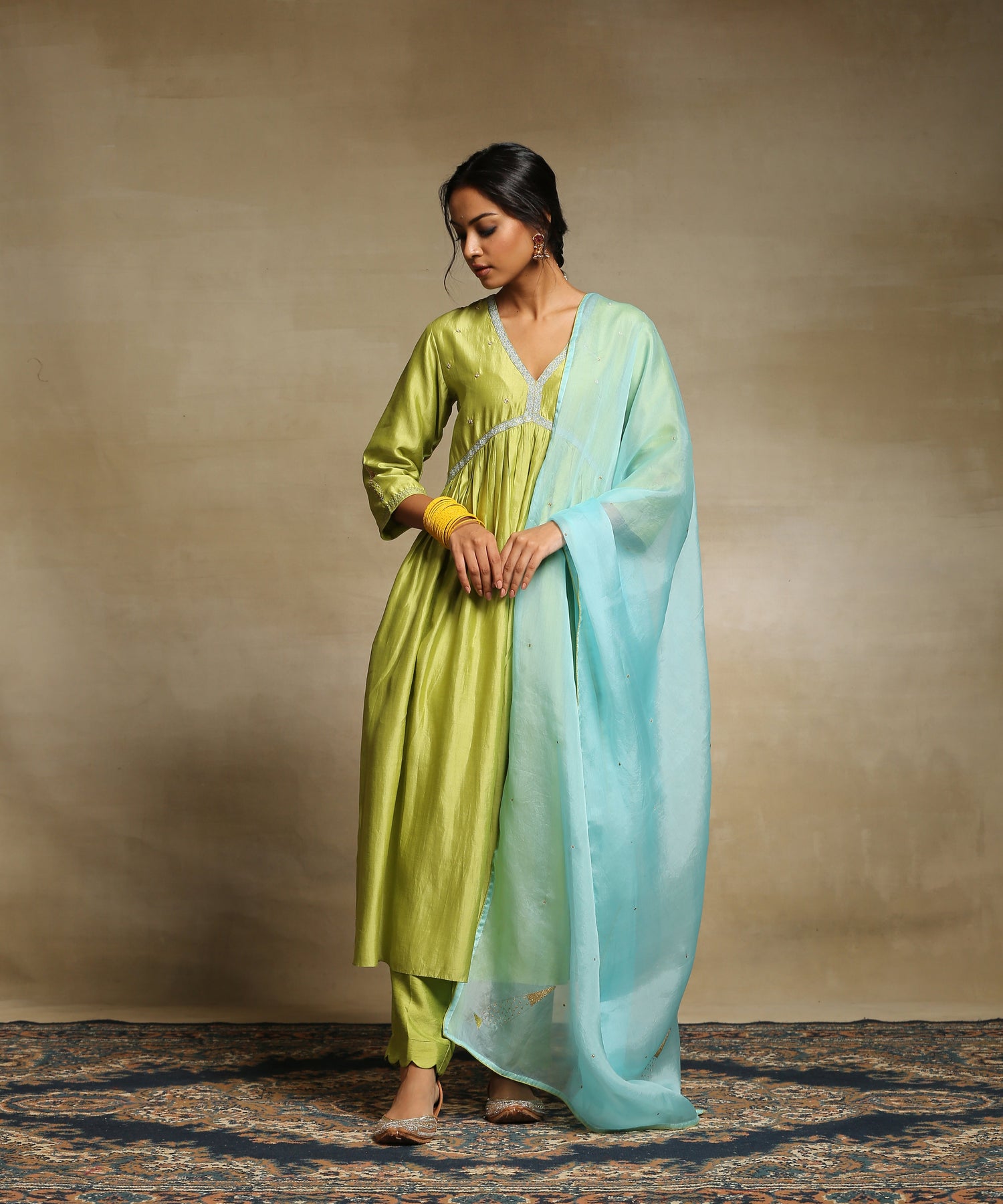 Lime_Green_Handloom_Chiniya_Silk_Kurta_With_Same_Color_Poly_Silk_Pants_And_Organza_Dupatta_WeaverStory_02