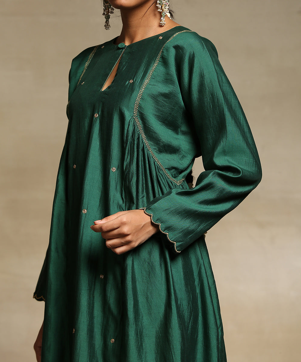 Turquoise_Handloom_Aligarh_Patterned_Hand_Embroidered_Chiniya_Kurta_With_Contrast_Poly_Silk_Pants_WeaverStory_05