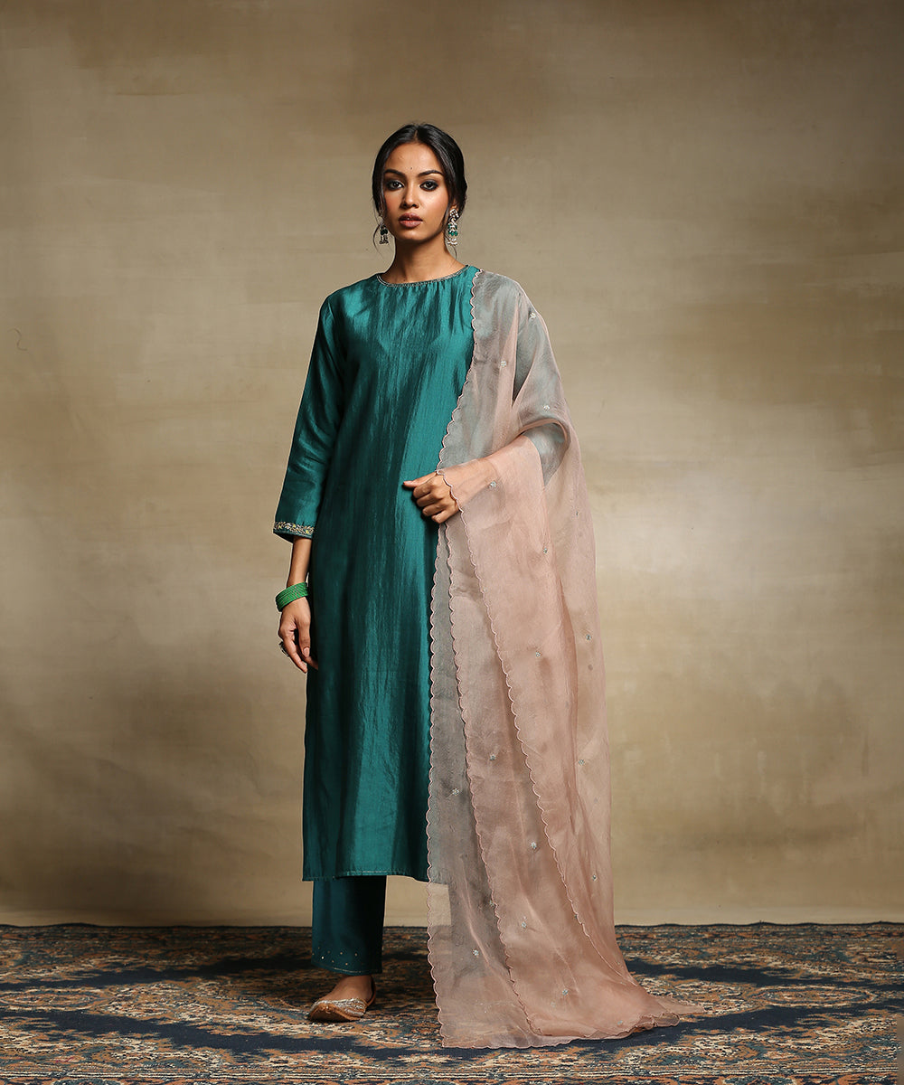 Handloom_Teal_Chiniya_Silk_Kurta_With_Poly_Silk_Pants_And_Beige_Organza_Dupatta_WeaverStory_02