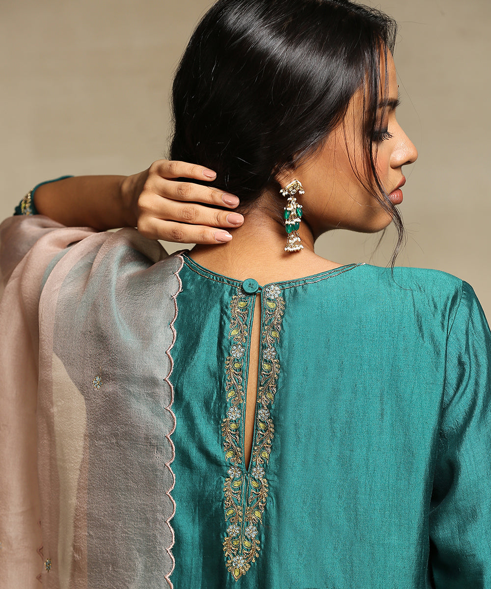 Handloom_Teal_Chiniya_Silk_Kurta_With_Poly_Silk_Pants_And_Beige_Organza_Dupatta_WeaverStory_05