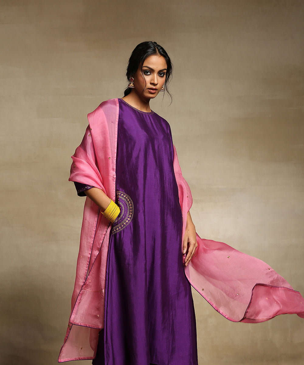 Deep_Purple_Handloom_Kurta_With_Straight_Poly_Silk_Pants_And_Lotus_Pink_Organza_Dupatta_WeaverStory_01