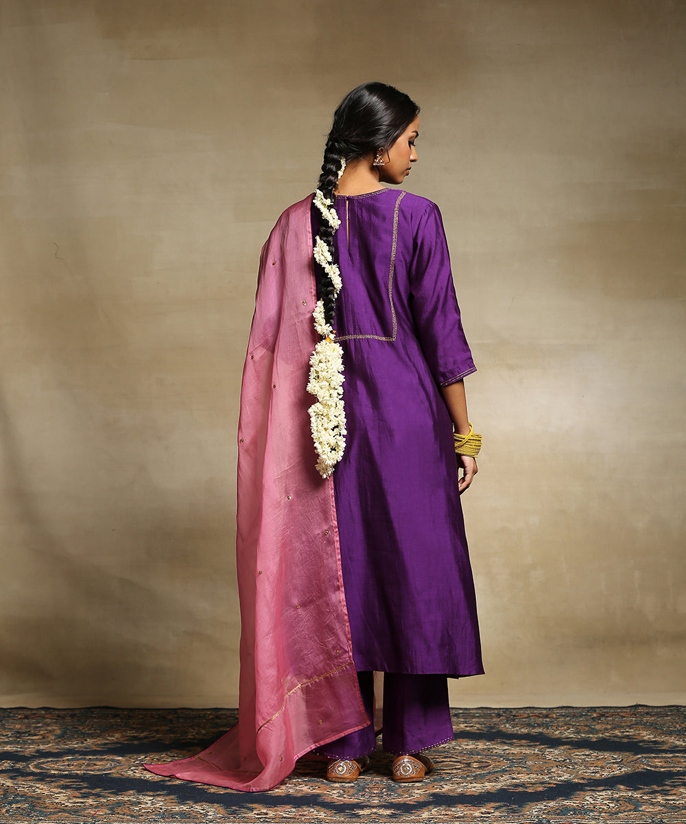 Deep_Purple_Handloom_Kurta_With_Straight_Poly_Silk_Pants_And_Lotus_Pink_Organza_Dupatta_WeaverStory_03