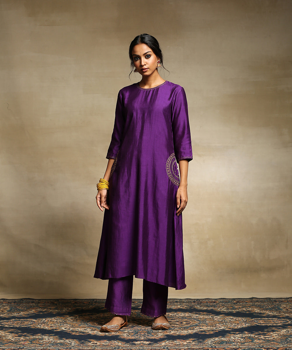 Deep_Purple_Handloom_Kurta_With_Straight_Poly_Silk_Pants_And_Lotus_Pink_Organza_Dupatta_WeaverStory_04