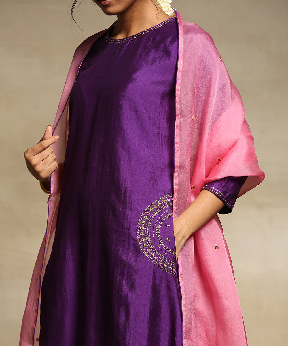 Deep_Purple_Handloom_Kurta_With_Straight_Poly_Silk_Pants_And_Lotus_Pink_Organza_Dupatta_WeaverStory_05