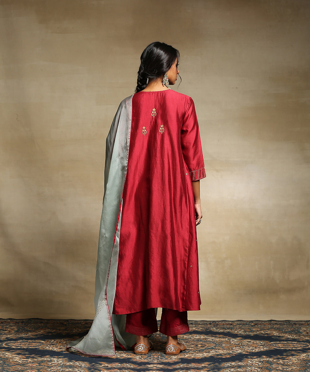 Deep_Red_Handloom_Kurta_With_Poly_Silk_Pants_And_Contrast_Sage_Green_Organza_Dupatta_WeaverStory_03
