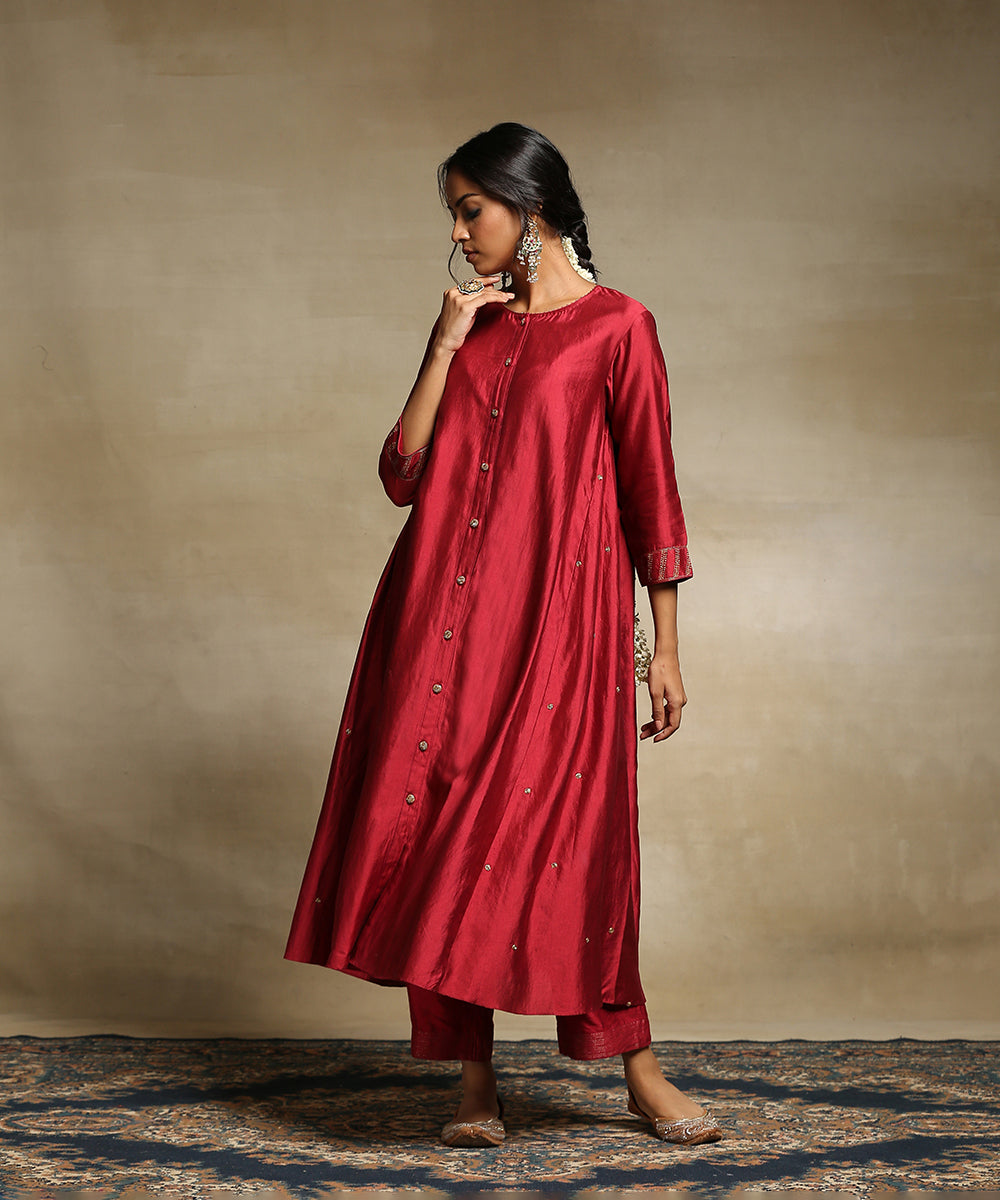 Deep_Red_Handloom_Kurta_With_Poly_Silk_Pants_And_Contrast_Sage_Green_Organza_Dupatta_WeaverStory_04