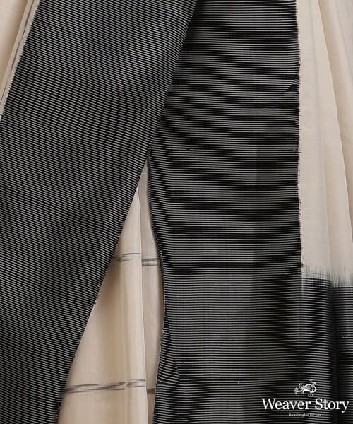 Offwhite_And_Black_Silk_Cotton_Saree_Woven_In_Contenporary_Style_WeaverStory_04
