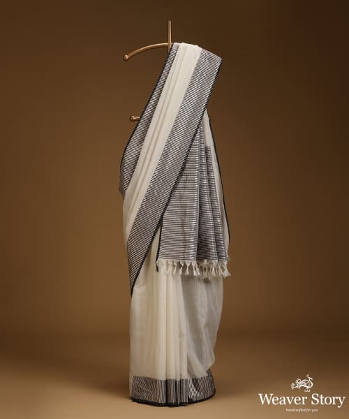 Offwhite_And_Black_Silk_Cotton_Saree_With_Zari_Stripes_Woven_In_Contenporary_Style_WeaverStory_01