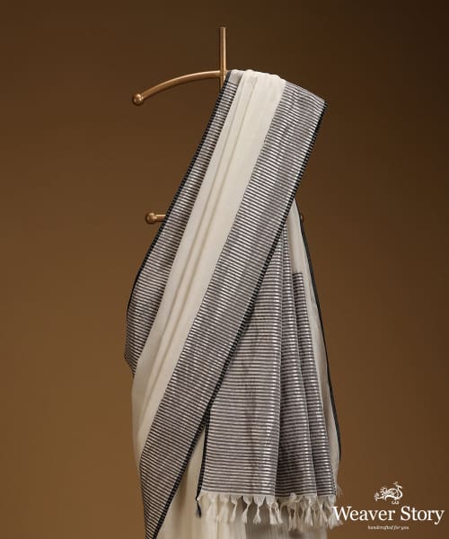 Offwhite_And_Black_Silk_Cotton_Saree_With_Zari_Stripes_Woven_In_Contenporary_Style_WeaverStory_02