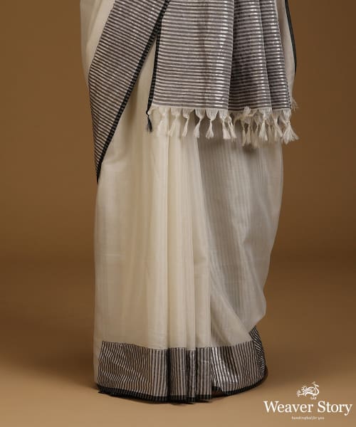 Offwhite_And_Black_Silk_Cotton_Saree_With_Zari_Stripes_Woven_In_Contenporary_Style_WeaverStory_03
