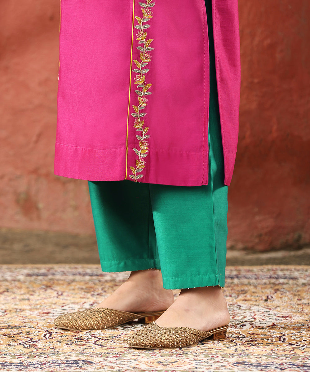 Pink_Hand_Embroidered_Pure_Chanderi_Silk_Kurta_With_Turquoise_Blue_Pants_And_Dupatta_WeaverStory_07
