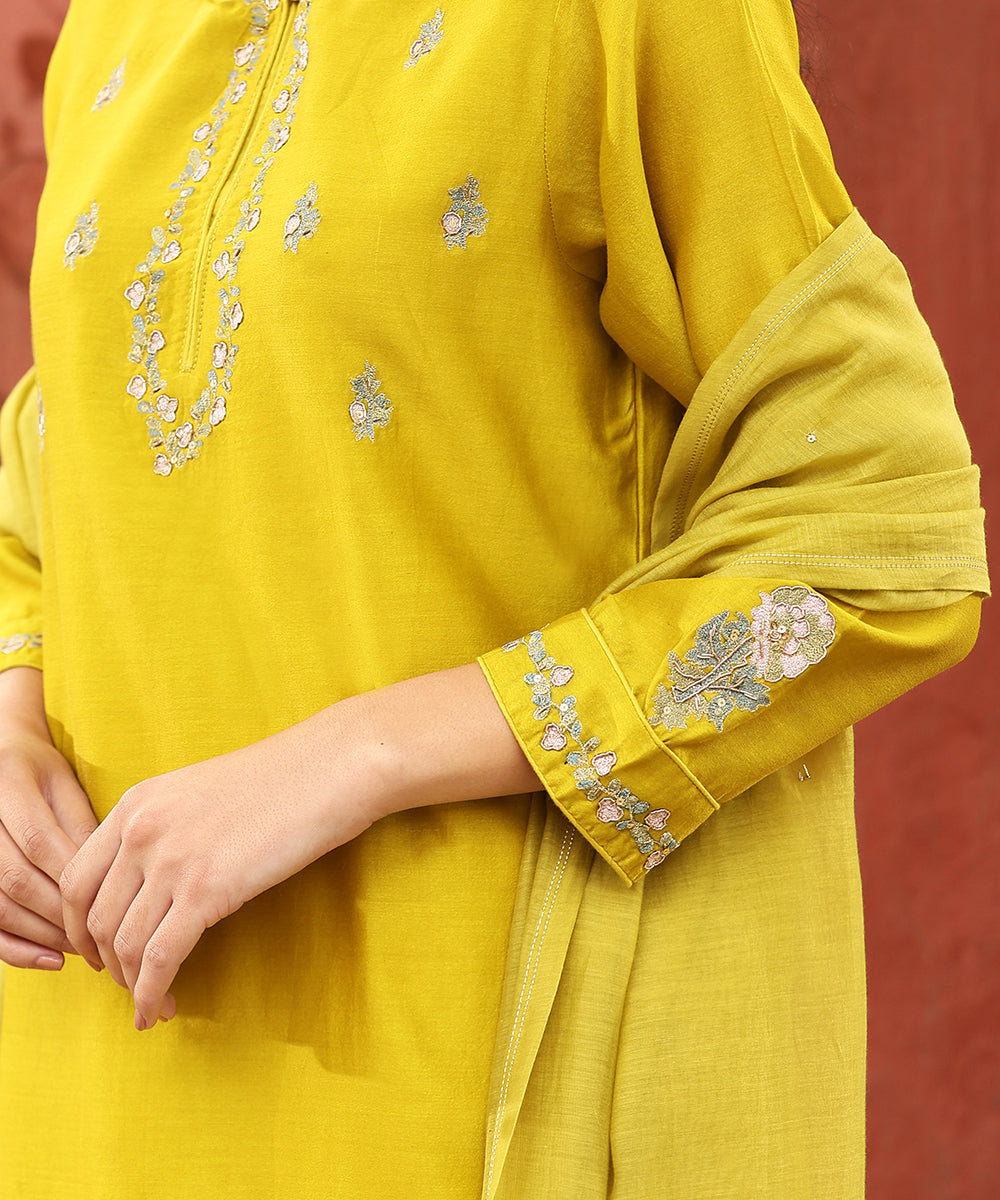 Lime_Green_Hand_Embroidered_Pure_Chanderi_Silk_Kurta_With_Pants_And_Dupatta_WeaverStory_06