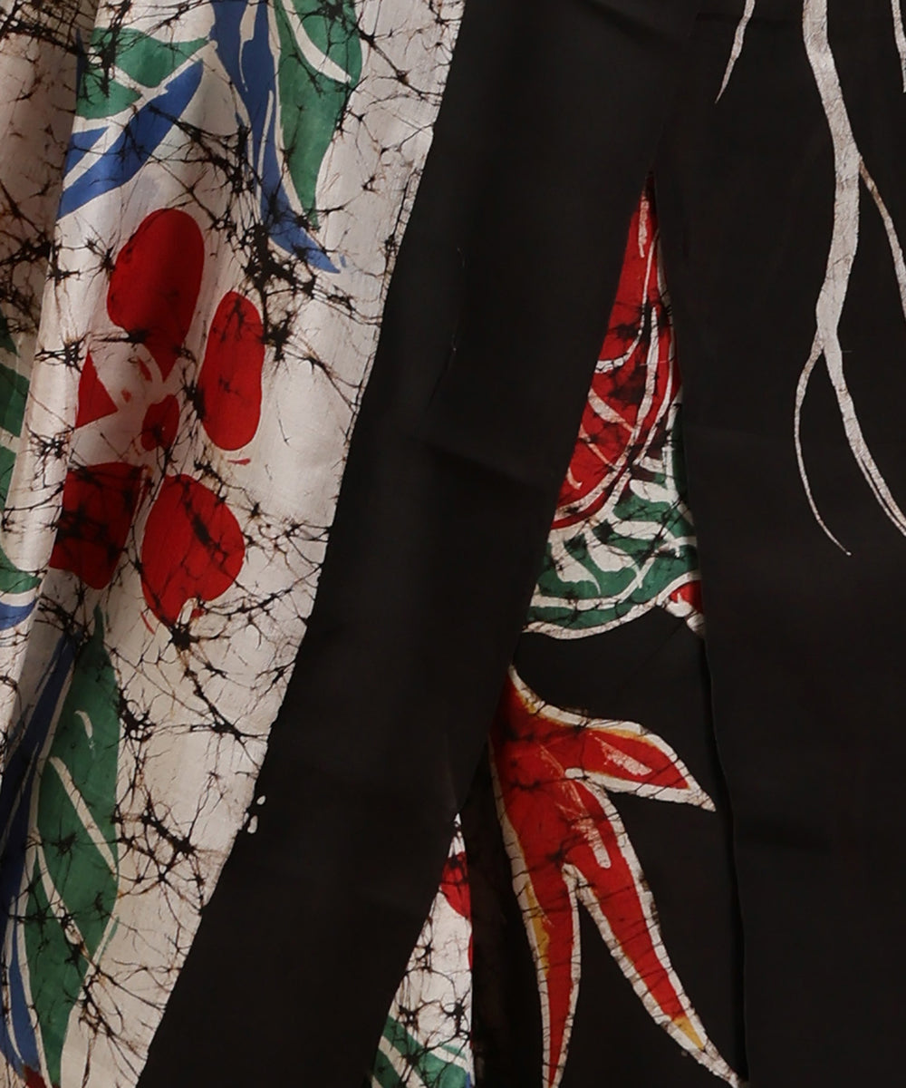 Handloom_Black_and_Offwhite_Hand_Batik_Mulberry_Silk_Saree_With_Multi_Colour_Motif_WeaverStory_04
