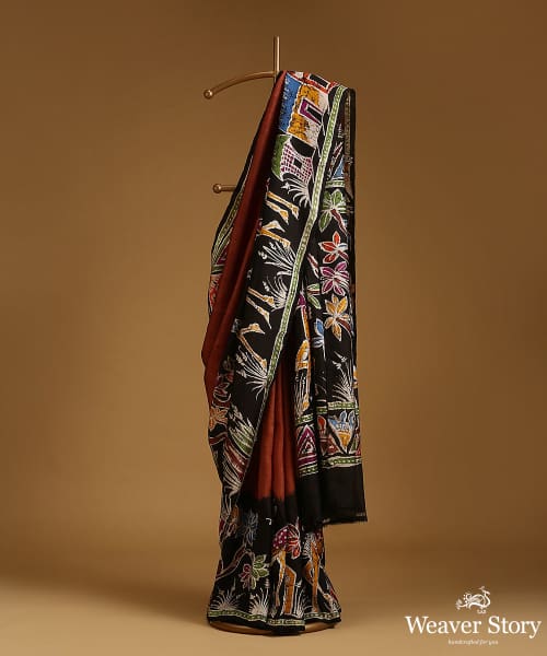 Brown_And_Black_Handloom_Pure_Mulberry_Silk_Hand_Batik_Saree_With_Deer_Motifs_Border_WeaverStory_01