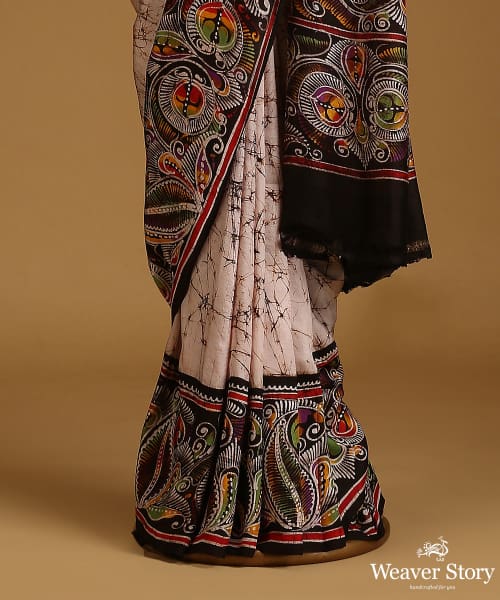 Handloom_Offwhite_And_Black_Pure_Mulberry_Silk_Hand_Batik_Saree_With_Multicolour_Paisleys_WeaverStory_03