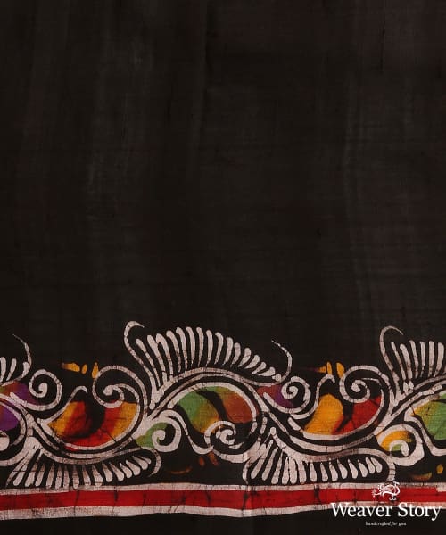 Handloom_Offwhite_And_Black_Pure_Mulberry_Silk_Hand_Batik_Saree_With_Multicolour_Paisleys_WeaverStory_06